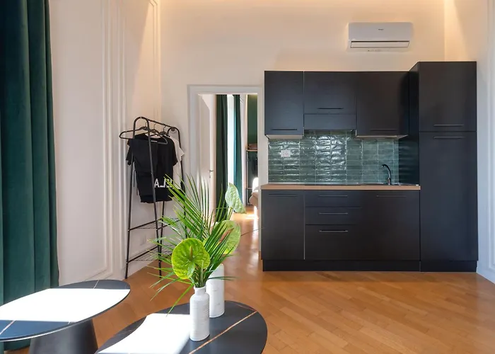 Colosseo Flats And Penthouse Apartment *