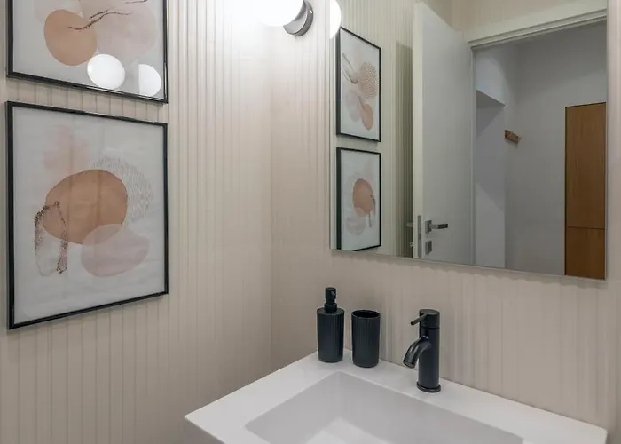 Colosseo Flats And Penthouse Apartment *